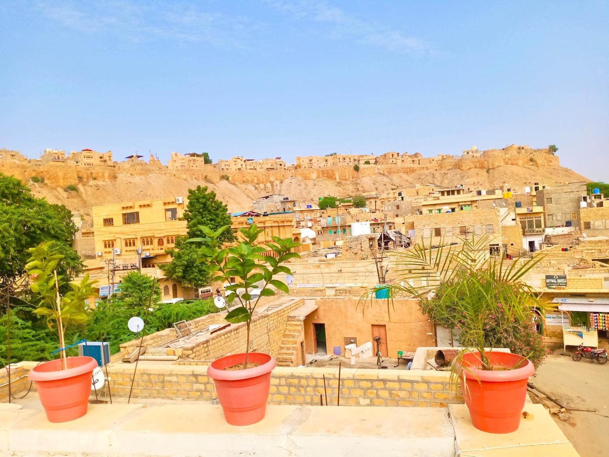 Hotel Desert Bloom Jaisalmer Esterno foto